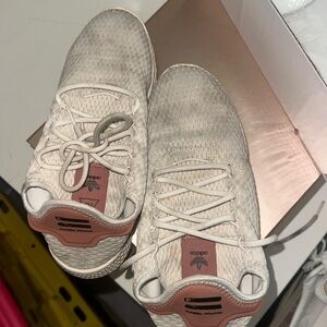 Adidas originals Pharrell Williams sneakers shoes USED Bloggers Favorite
